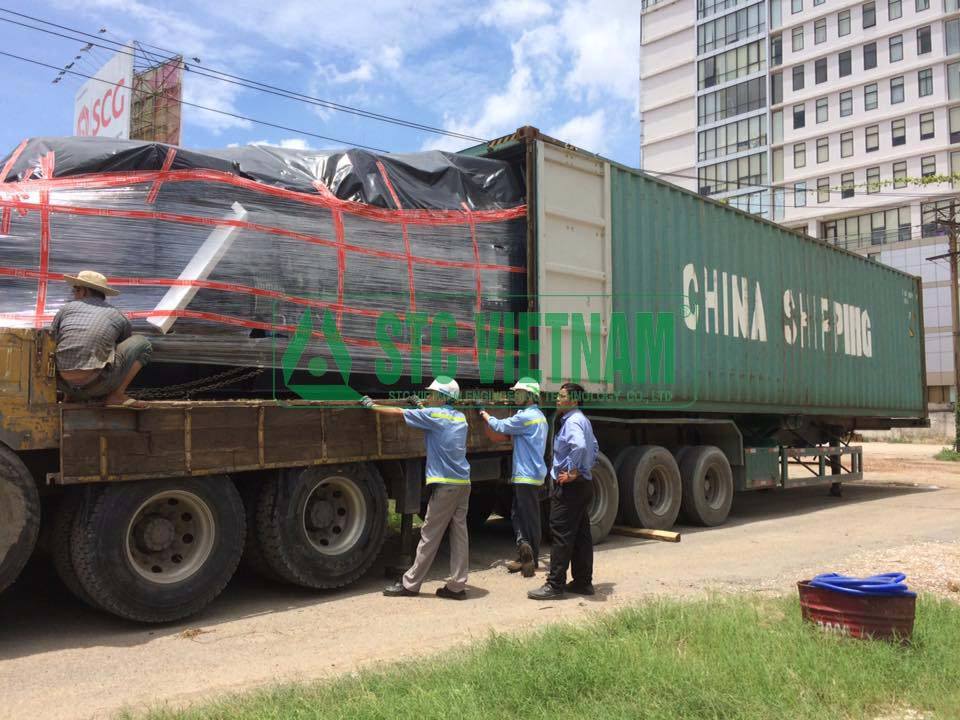 Unloading the generator installation container